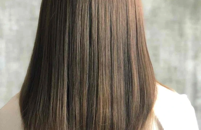 美しい髪を手に入れる！最高級のヘアトリートメントと縮毛矯正で素敵な日々を