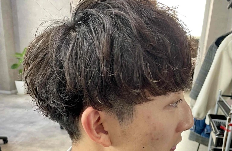 魅力満載！ボリューム感抜群メンズパーマの世界へ